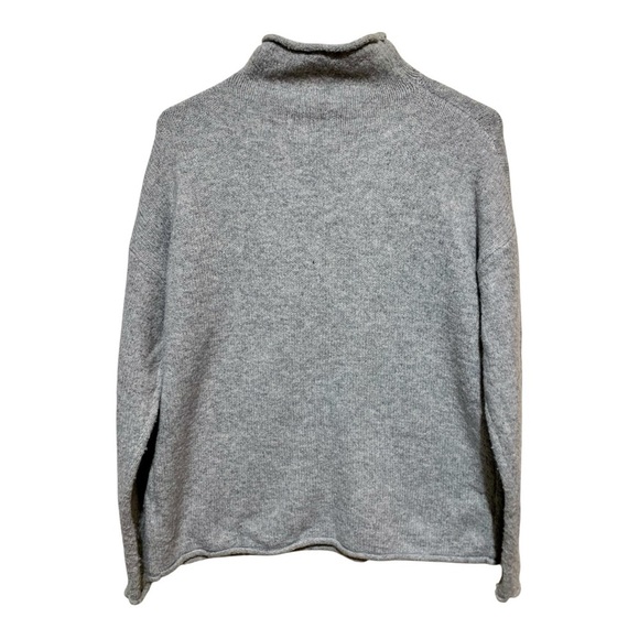 Women’s Cupcakes & Cashmere Poly Sweater Size Small - Picture 2 of 3